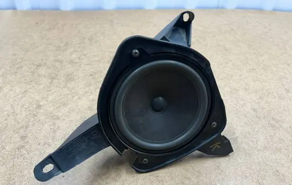 BMW 3 E46 Panel speaker 65138368238 8368238 65138381561