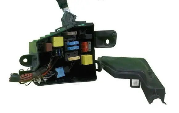 Dacia Duster Fuse box set BEZPIECZNIKOW 17AB18