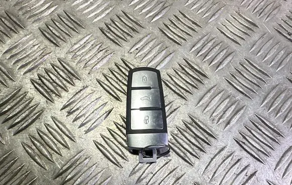 Volkswagen PASSAT B7 Ignition key/card 