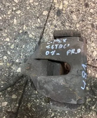 Ford Focus C-MAX Front brake caliper