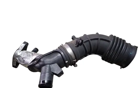Renault Kadjar Turbo air intake inlet pipe/hose 165763328R