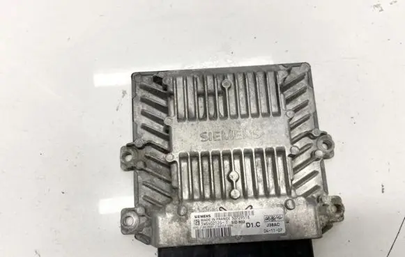 Volvo V50 Engine control unit/module 30729518 5ws40212g-t
