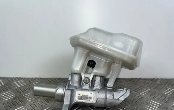 Jeep Grand Cherokee Master brake cylinder