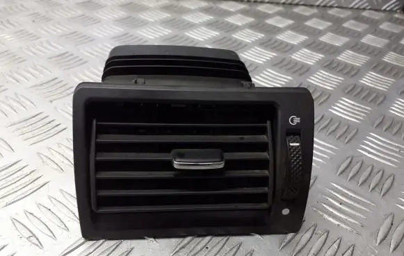 Ford Mondeo Mk III Dashboard side air vent grill/cover trim 4S71A018B09