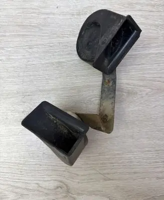 Audi A4 S4 B7 8E 8H Horn signal E3004002 E3004003