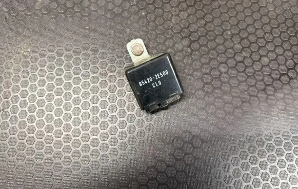 Hyundai Tucson JM Window wiper relay 954202E500