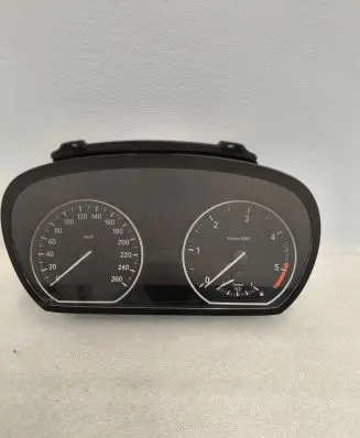 BMW 1 E81 E87 Speedometer (instrument cluster) 1024955 9166823