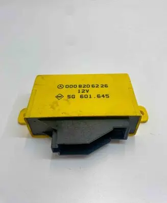 Mercedes-Benz SL R129 Seat heating relay 0008206226 A0008206226