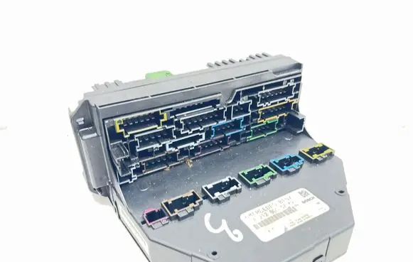 Mercedes-Benz C W204 Fuse module A2129005712 A2129025405 A2129025505