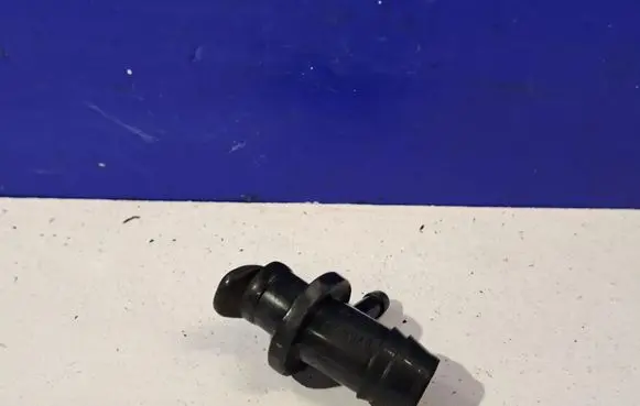 Saab 95 - 96 Engine mount vacuum valve 9192949