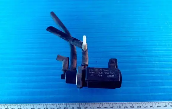 Audi A6 S6 C5 4B Turbo solenoid valve 72190322 00264