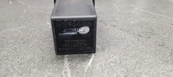 Mitsubishi Carisma Fuel pump relay MB954185