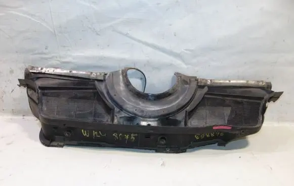 Mercedes-Benz E W124 Wiper trim A1246200978