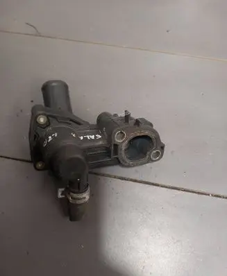 Ford Galaxy Thermostat/thermostat housing 2S4Q9K478AD