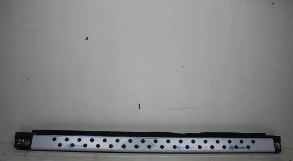 Other sill/pillar trim element