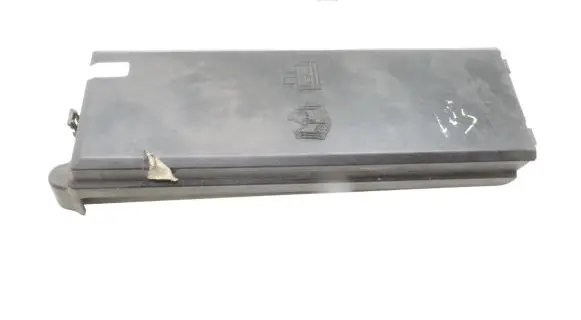Land Rover Discovery 3 - LR3 Fuse box cover 490000072