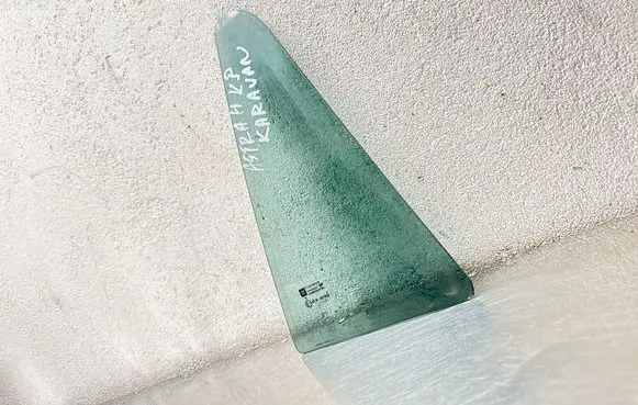 Opel Astra H Rear vent window glass AS3M5236DOT682 43R001604