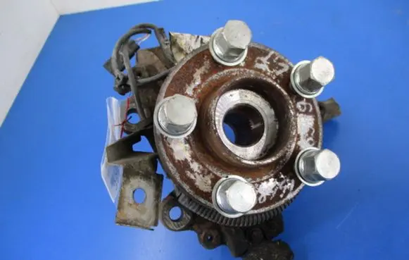 Ford Focus C-MAX Front wheel hub spindle knuckle
