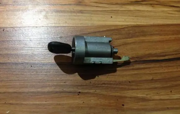 Mitsubishi Galant Ignition lock