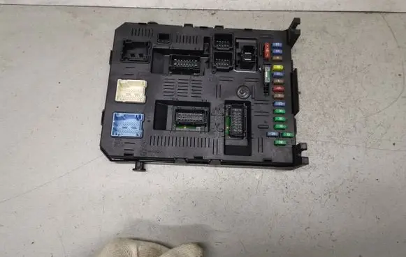 Citroen C5 Fuse module 9661940380 21676031