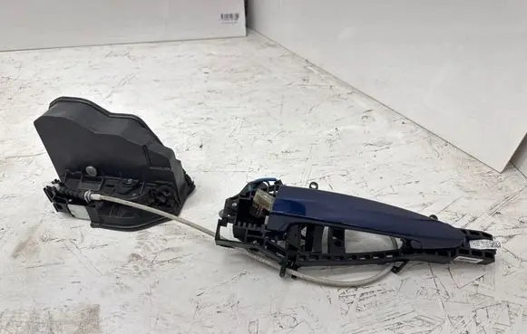BMW 4 F36 Gran coupe Front door lock 