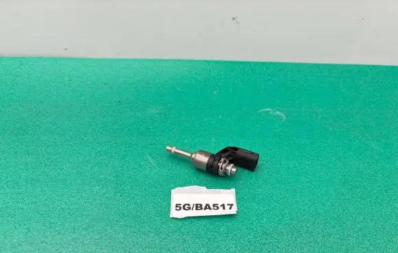 Skoda Fabia Mk2 (5J) Fuel injector 03C906036M
