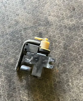 Volvo V70 Turbo solenoid valve 70232502 31293364