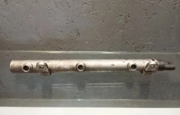 Mercedes-Benz ML W164 Fuel main line pipe A6420700695 0624300104