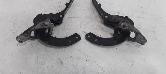 Volvo V70 Tailgate/trunk/boot hinge