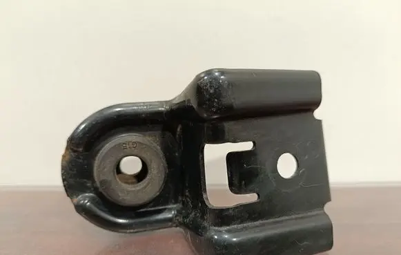 Subaru Forester SK Radiator mount bracket