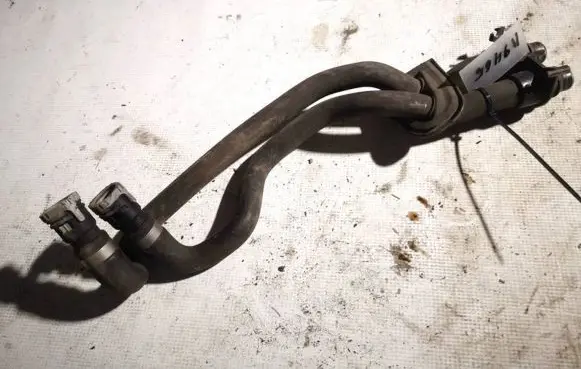 Volvo V70 Engine coolant pipe/hose