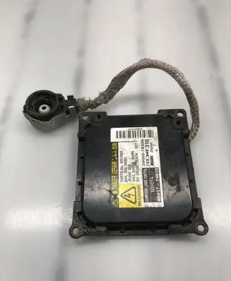 Toyota Avensis T250 Headlight ballast module Xenon 3900078496 8596724010