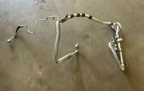 Chrysler Pacifica Air conditioning (A/C) pipe/hose 68239137AG