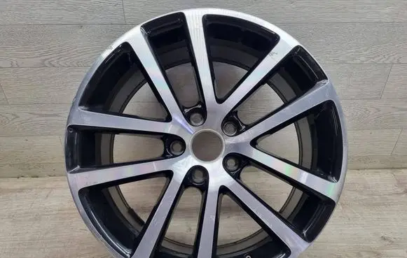 Volkswagen Golf V R18 alloy rim 1K0601025AG