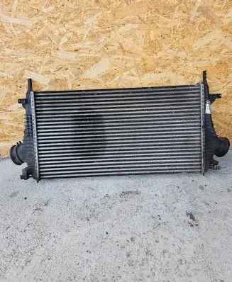 Opel Insignia A Intercooler radiator 13241751 P1831002