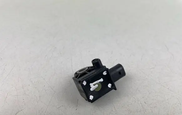 Volkswagen Tiguan Airbag deployment crash/impact sensor 5Q0959651B