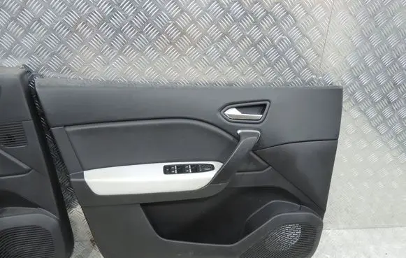 Renault Captur II Front door card panel trim CAPTURIILEWYBOCZEK