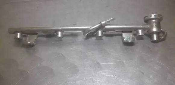 Volkswagen PASSAT B5 Fuel main line pipe 06B133681