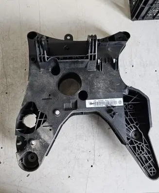 Volkswagen Touareg II Brake pedal bracket assembly 7P0723031AD