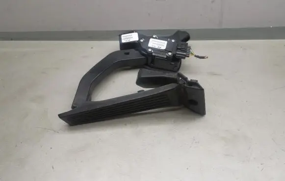 KIA Optima Accelerator throttle pedal 327003Q110