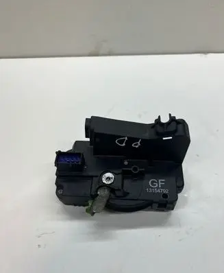 Opel Meriva A Front door lock 13154792