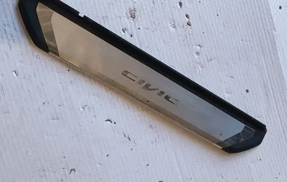 Honda Civic IX Side skirt front trim