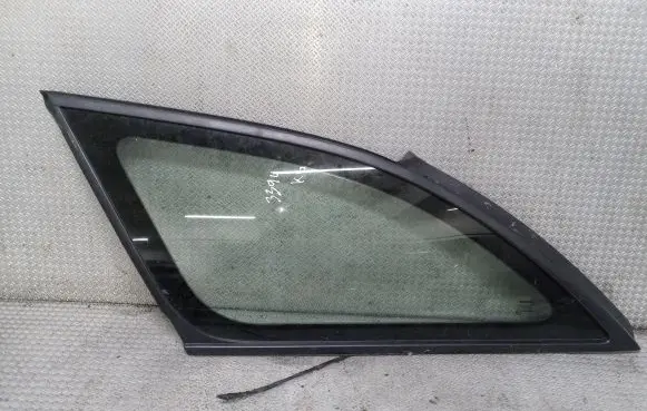 Nissan Primera Rear side window
