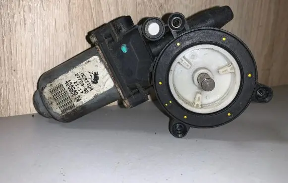 Nissan Primera Front door window regulator motor 400600T4 2117 2770400