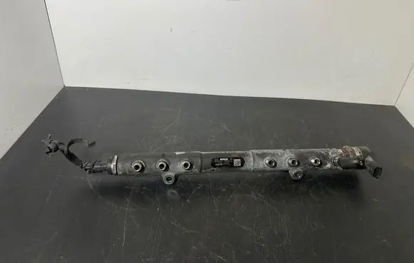 Volvo XC90 Fuel main line pipe 005537L2 30757146 0445215023