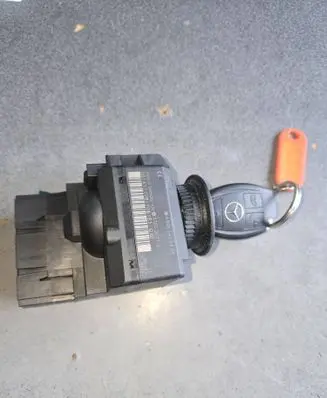 Mercedes-Benz Sprinter W906 Ignition lock A9065456408 3300301701