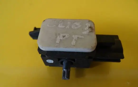 Renault Clio II Airbag deployment crash/impact sensor 8200529572