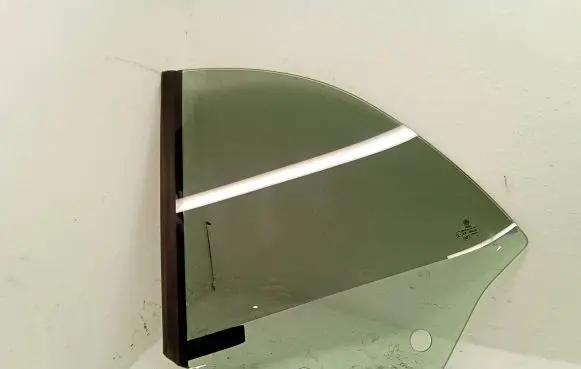 Rear side window