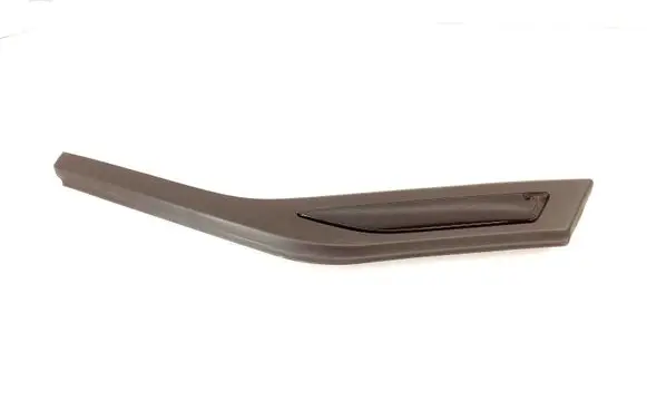 Rear fender molding trim