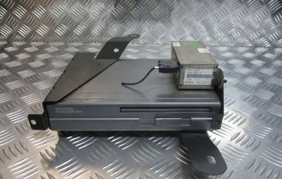 Toyota Avensis T250 Navigation GPS unit bracket/holder 08662-00870